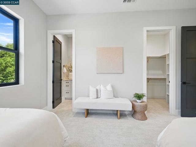 180 Castle Hill Ranch, Walnut Creek CA: https://media.crmls.org/mediaz/56a5c56e-0c85-48b3-bab1-08aad1d4bd98.jpg