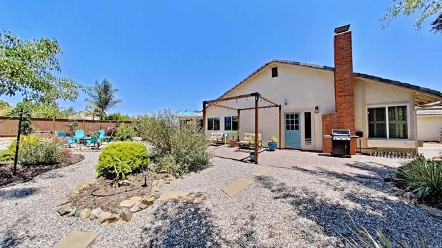 11058 Picaza Place, San Diego CA: https://media.crmls.org/mediaz/56a5cd0f-f877-4740-b96c-069e74b3d009.jpg