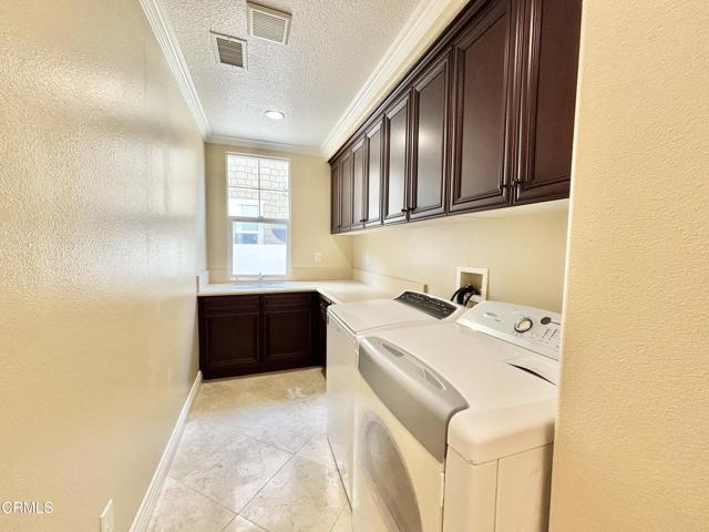Detail Gallery Image 12 of 73 For 1702 Aleutian Way, Oxnard,  CA 93035 - 4 Beds | 4/1 Baths