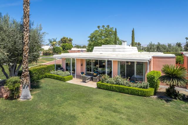47432 Medina W Drive, Palm Desert CA: https://media.crmls.org/mediaz/56a61496-5d0a-4e75-a5c3-90c38148d13c.jpg