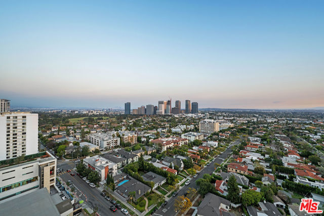 10430 Wilshire Boulevard, Los Angeles CA: https://media.crmls.org/mediaz/56a6eef0-a894-49fc-804a-32b5741085f6.jpg