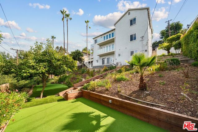 334 Anita Drive, Pasadena CA: https://media.crmls.org/mediaz/56a700fc-5b18-4130-b5bb-045bd1d5c724.jpg