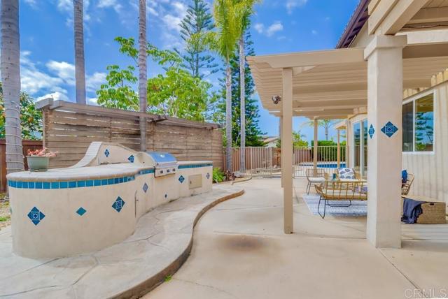 898 Padera Ct, Chula Vista CA: https://media.crmls.org/mediaz/56a768a0-715c-419d-9de1-fa00bc4cf8e5.jpg