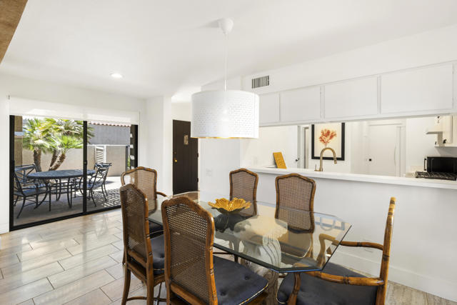 306 Forest Hills Drive, Rancho Mirage CA: https://media.crmls.org/mediaz/56a77675-cf76-4a2b-adbf-a2b372769ebc.jpg