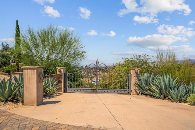 5102 Espinoza Road, El Cajon CA: https://media.crmls.org/mediaz/56a77e4e-d3c9-4b88-8a22-e2ca039b86ce.jpg