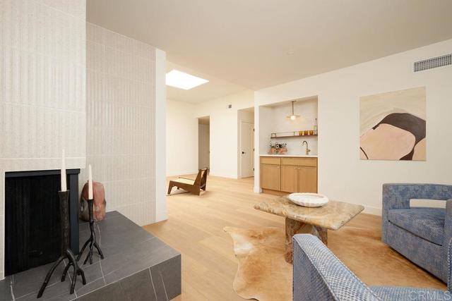 2025 Valley Road, Oceanside CA: https://media.crmls.org/mediaz/56a7af26-902d-43c6-81fb-2543f415b15f.jpg