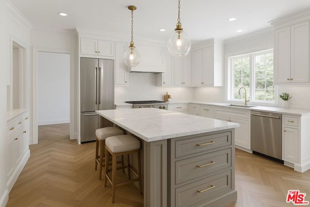 1181 Somera Road, Los Angeles CA: https://media.crmls.org/mediaz/56a7deac-5a09-4b4f-ab12-1e182d41d3b5.jpg