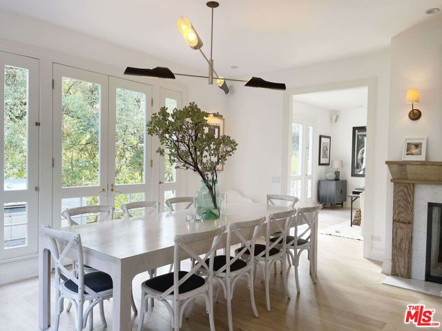 2121 Trently Lane,  CA: https://media.crmls.org/mediaz/56a8ccfd-33b9-448f-a95a-f6e552979f68.jpg