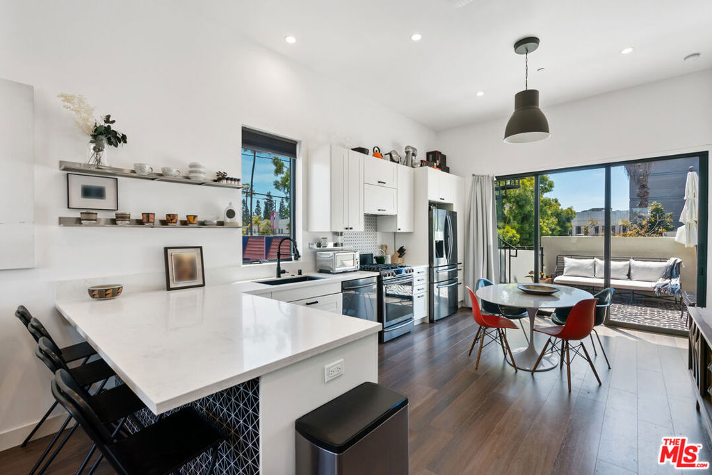 3250 Hutchison Avenue, Culver City, CA 90232