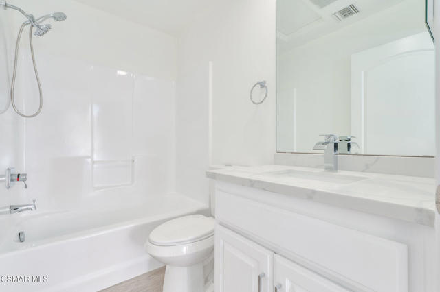 16005 Parthenia Street, North Hills CA: https://media.crmls.org/mediaz/56a98f28-3ad4-4620-9d54-df74d410a2ac.jpg