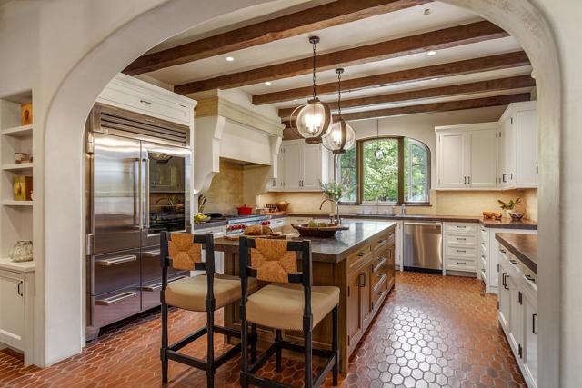 180 Farm Road, Woodside CA: https://media.crmls.org/mediaz/56a9b9bc-8eee-4526-8a0d-c9e1a90a609a.jpg