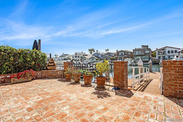 34 The Point, Coronado CA: https://media.crmls.org/mediaz/56aa03e9-c98c-469e-b822-4092fd875557.jpg