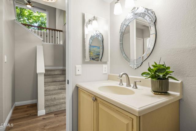 3051 Ketch Place, Oxnard CA: https://media.crmls.org/mediaz/56aac498-323f-49ff-bb3e-d264e5428df6.jpg