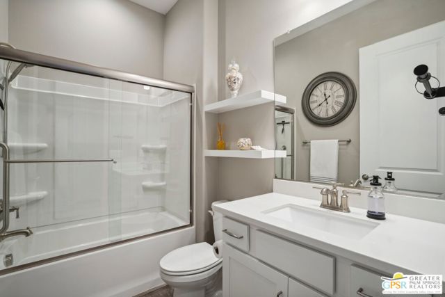 24 Cabernet, Rancho Mirage CA: https://media.crmls.org/mediaz/56ab8ba1-5032-4807-ac42-74ec92879e32.jpg
