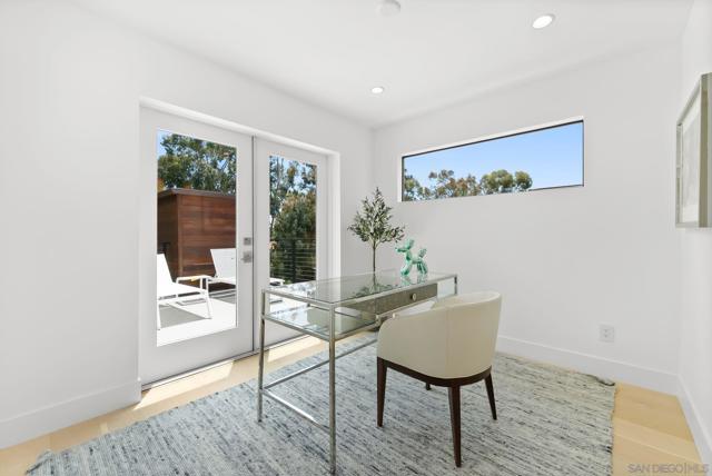 1034 Pennsylvania Avenue, San Diego CA: https://media.crmls.org/mediaz/56ac37ea-4818-4239-b066-27af1d6795e5.jpg