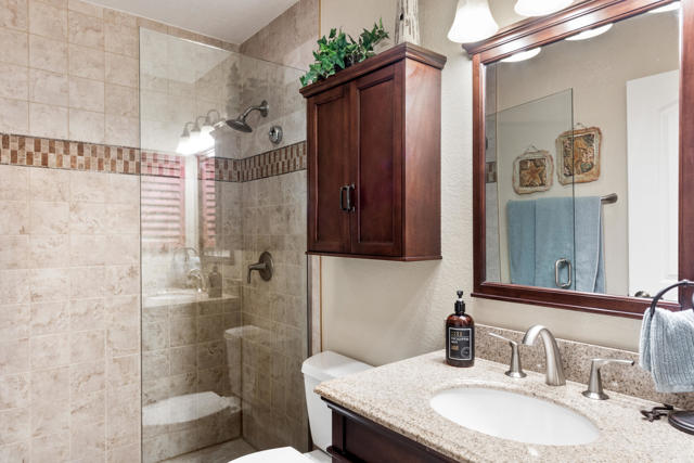31200 Landau Boulevard, Cathedral City CA: https://media.crmls.org/mediaz/56ac89a7-5295-4e0b-b953-e8cf64df05a2.jpg