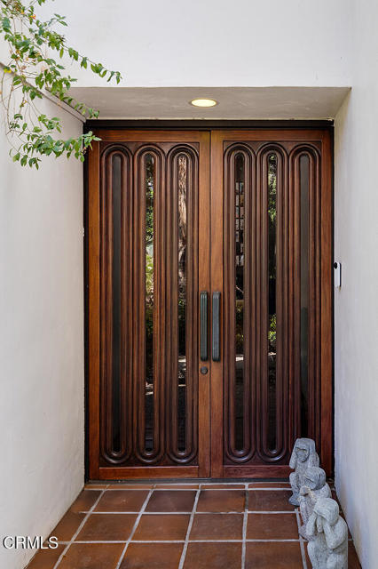 1055 Sherwood Road, San Marino CA: https://media.crmls.org/mediaz/56acab0f-2185-46be-b6ec-bc935f91c6c2.jpg