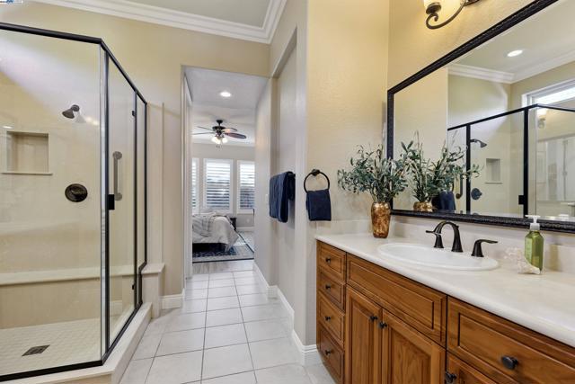 1748 Veneto Ln, Brentwood CA: https://media.crmls.org/mediaz/56acabd6-eff5-4963-b61c-1e98b3561891.jpg