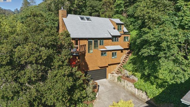 7380 Claremont Ave, Berkeley CA: https://media.crmls.org/mediaz/56ad097b-fa19-4db6-8d51-0d94860db987.jpg