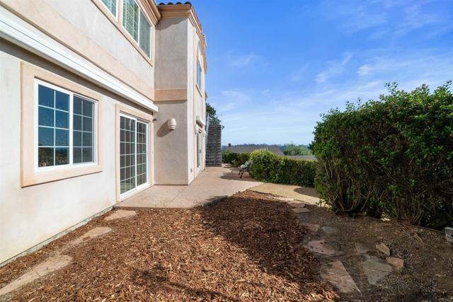 2320 Ivy Road, Oceanside CA: https://media.crmls.org/mediaz/56ad3e82-21c4-4170-980a-ee71d4c7a765.jpg