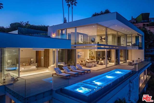 9150 Oriole Way, Los Angeles CA: https://media.crmls.org/mediaz/56ade720-3fe9-4070-9380-a1121ebef0c1.jpg