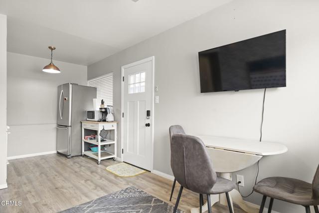 1132 1142 Pittsfield Lane, Ventura CA: https://media.crmls.org/mediaz/56ae2eb8-71ff-4700-8d74-2dce67ad4d0f.jpg