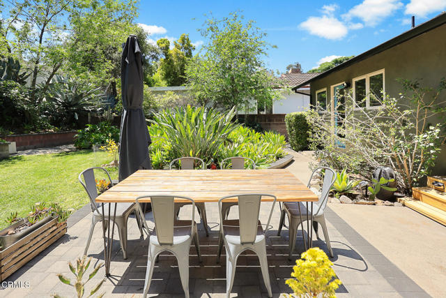 10316 Newhome Avenue, Sunland CA: https://media.crmls.org/mediaz/56ae3a21-2c23-4846-8608-ecef1e3c7c9c.jpg