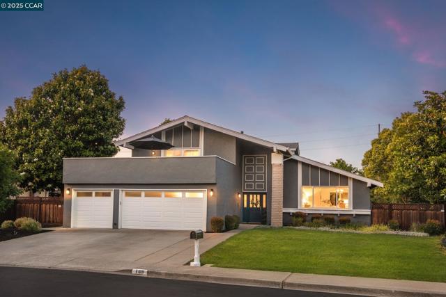 169 Larkwood Cir, Danville CA: https://media.crmls.org/mediaz/56ae81de-3f99-4fc0-91b4-43be433b8eac.jpg