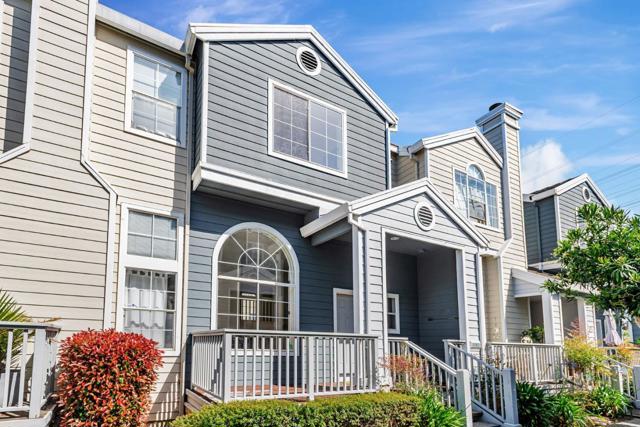 4 Brigantine Lane, Redwood City CA: https://media.crmls.org/mediaz/56aecb21-cbc0-455c-abc3-36b7ce29aa21.jpg