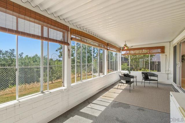 9633 Pebble Beach Dr, Santee CA: https://media.crmls.org/mediaz/56af99d0-dfa0-4be2-9177-a3c48dcac526.jpg
