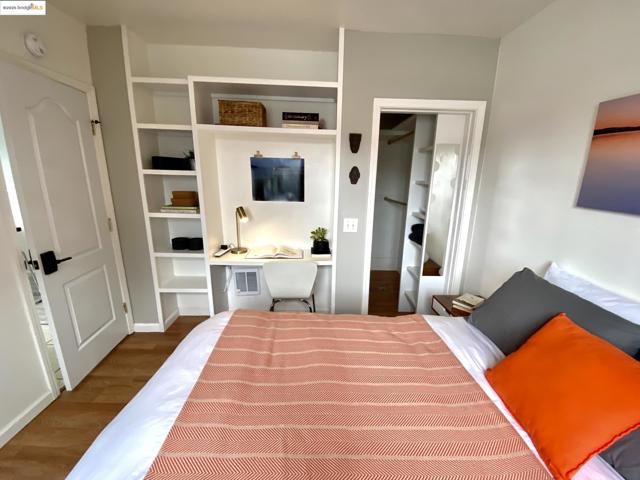 2775 E 21St St, Oakland CA: https://media.crmls.org/mediaz/56afa544-af80-4ca2-ab4c-ec8f05d144b4.jpg