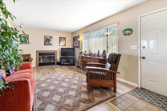 201 Silver Leaf Drive, Watsonville CA: https://media.crmls.org/mediaz/56afff40-54c0-4e96-842d-c7754cf069b0.jpg