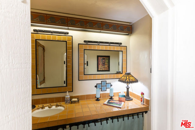 769 Bonita Drive, South Pasadena CA: https://media.crmls.org/mediaz/56b05901-10c7-4634-8989-770b50bc25fb.jpg