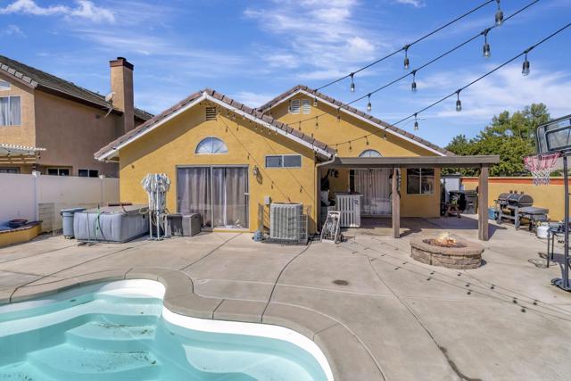 39820 Osprey Road, Murrieta CA: https://media.crmls.org/mediaz/56b05de7-bb5f-4886-bbf0-3b6d793c38ef.jpg