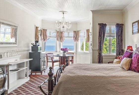 620 El Salto Drive, Capitola CA: https://media.crmls.org/mediaz/56b070cc-3625-4358-a086-6364a7d307ee.jpg