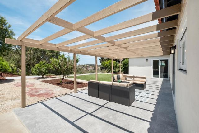 Detail Gallery Image 7 of 34 For 5266 Diane Ave, San Diego,  CA 92117 - 3 Beds | 2 Baths