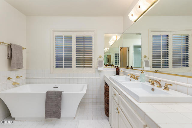 1200 S Orange Grove Boulevard, Pasadena CA: https://media.crmls.org/mediaz/56b11fc1-fe33-499c-9f30-1fb52ef7d6f3.jpg