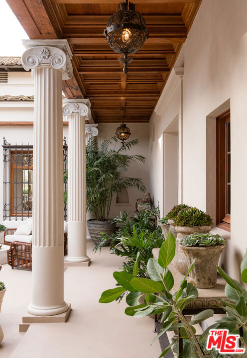 Center courtyard detail