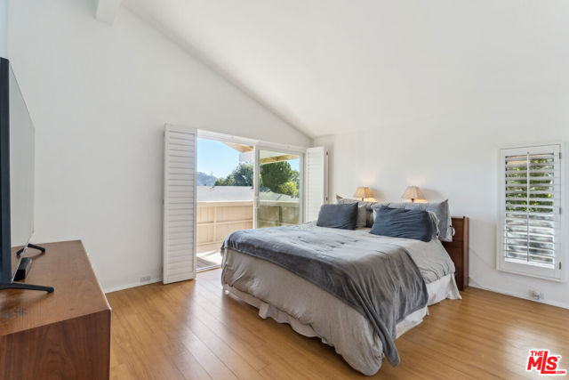 13443 Bayliss Road, Los Angeles CA: https://media.crmls.org/mediaz/56b20e39-5242-4608-a3ae-c50551241cdc.jpg