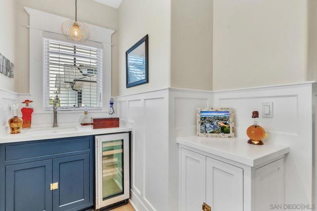 1050 Isabella Ave, Coronado CA: https://media.crmls.org/mediaz/56b216a4-ab5a-4f18-97fc-9742fb31e2c1.jpg