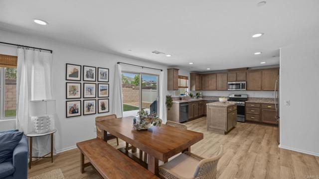 24008 Kestrel Court, Lake Elsinore CA: https://media.crmls.org/mediaz/56b2193d-5b8e-442f-8d0c-6982ab288aad.jpg