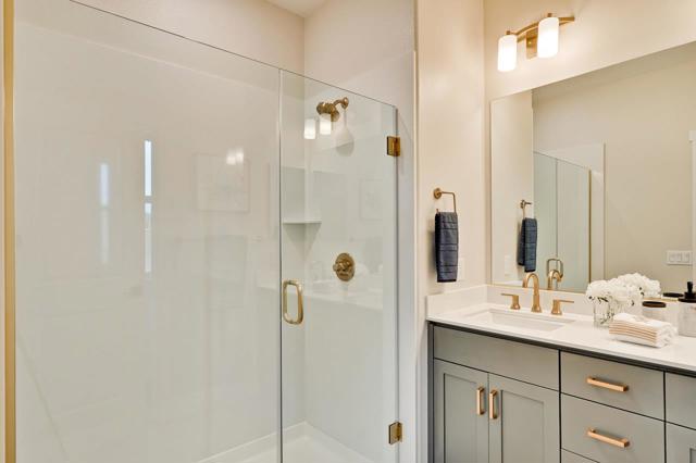 536 SoMi Court, Hayward CA: https://media.crmls.org/mediaz/56b22254-3299-402d-a4c8-56ec73d261cd.jpg