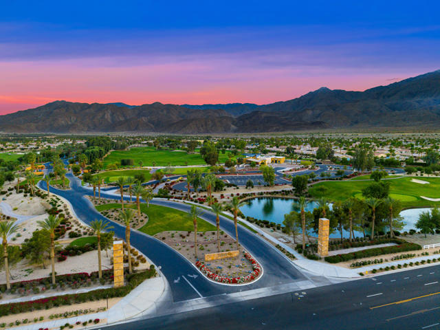 81290 Barrel Cactus Road, La Quinta CA: https://media.crmls.org/mediaz/56b22ee7-5d38-40e2-ab7c-ffa3a5846754.jpg