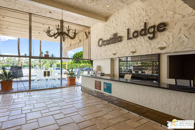 1111 E Palm Canyon Drive, Palm Springs CA: https://media.crmls.org/mediaz/56b27f16-2e35-41b2-88d1-96d3a3ebd97e.jpg