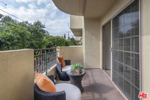 spacious balcony off LR