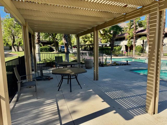 550 N Villa Court, Palm Springs CA: https://media.crmls.org/mediaz/56b3007e-0e8a-45f0-8bda-2a294d7c19c5.jpg