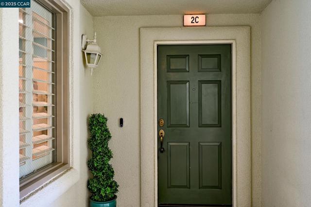 5954 Autumnwood Dr, Walnut Creek CA: https://media.crmls.org/mediaz/56b3246e-ce66-444d-bb8a-c7c22ff48ec1.jpg