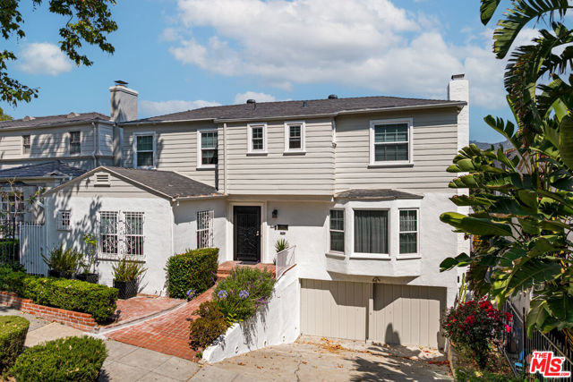2411 St George Street, Los Angeles CA: https://media.crmls.org/mediaz/56b33fae-076e-4113-9fad-c22e482651d7.jpg