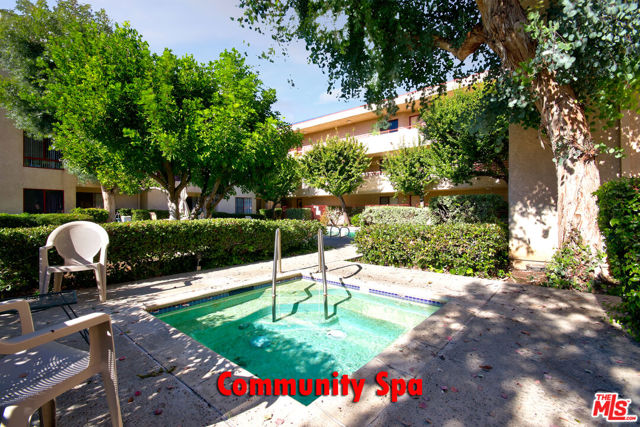 6820 Remmet Avenue, Canoga Park CA: https://media.crmls.org/mediaz/56b47322-896d-428c-9cd6-9b5350832d8b.jpg
