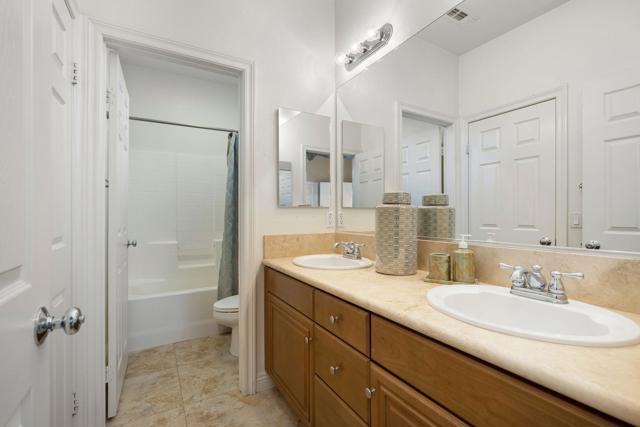 77370 New Mexico Drive, Palm Desert CA: https://media.crmls.org/mediaz/56b4ddcd-e4be-447f-a3d2-b92b5aa8a11a.jpg